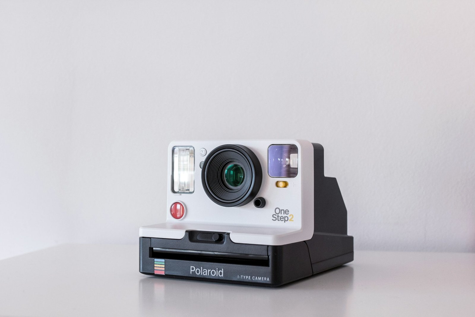Top 10 Cameras for Blogging, Photography, and YouTube Vlogging in 2025
